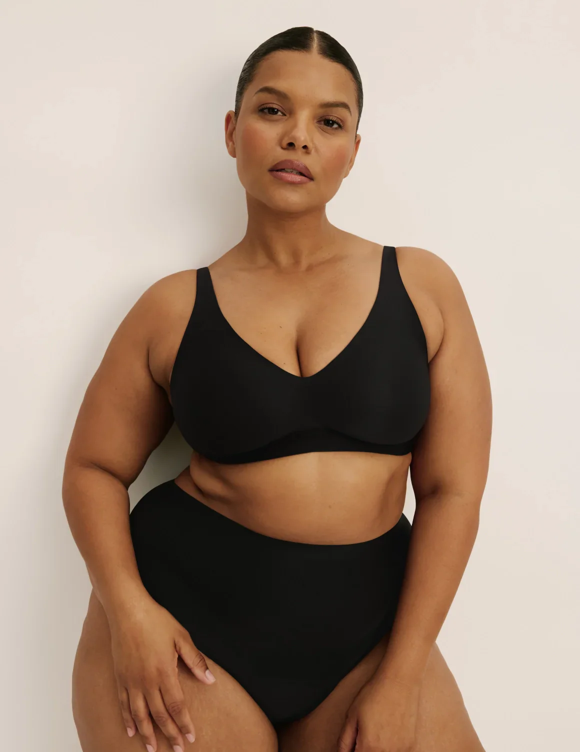 Revolution V-Neck Bra - Image 15